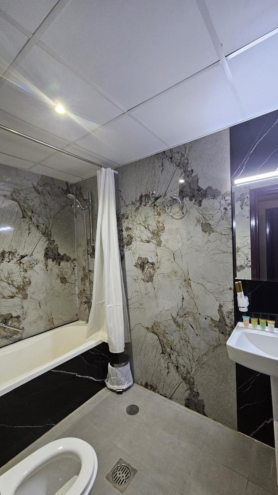 Sea Shore Hotel Apartment Khorfakkan Кор Факан Екстериор снимка